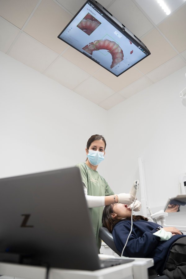 Escaner intraoral Laura Serra Segorbe Clinica dental